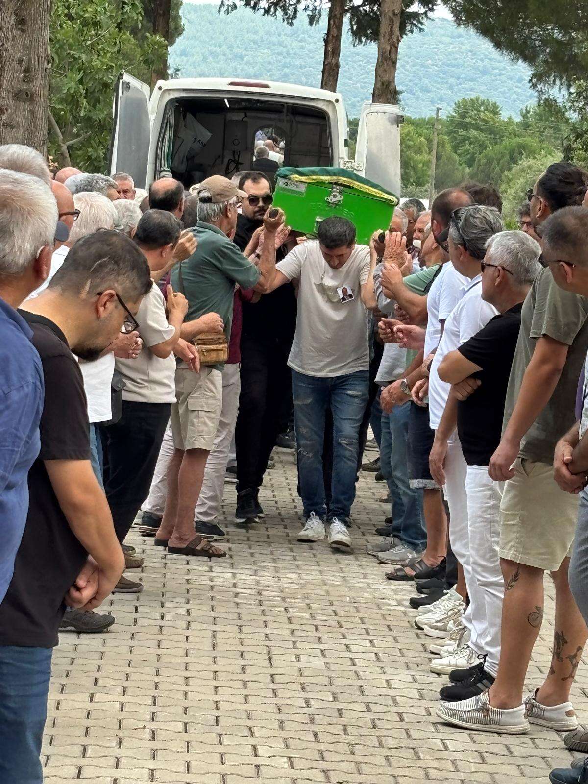 Muğla Emlak Camiası Yasta: Sevilen Emlakçı Koray Helvacı Son Yolculuğuna Dualarla Uğurlandı 4